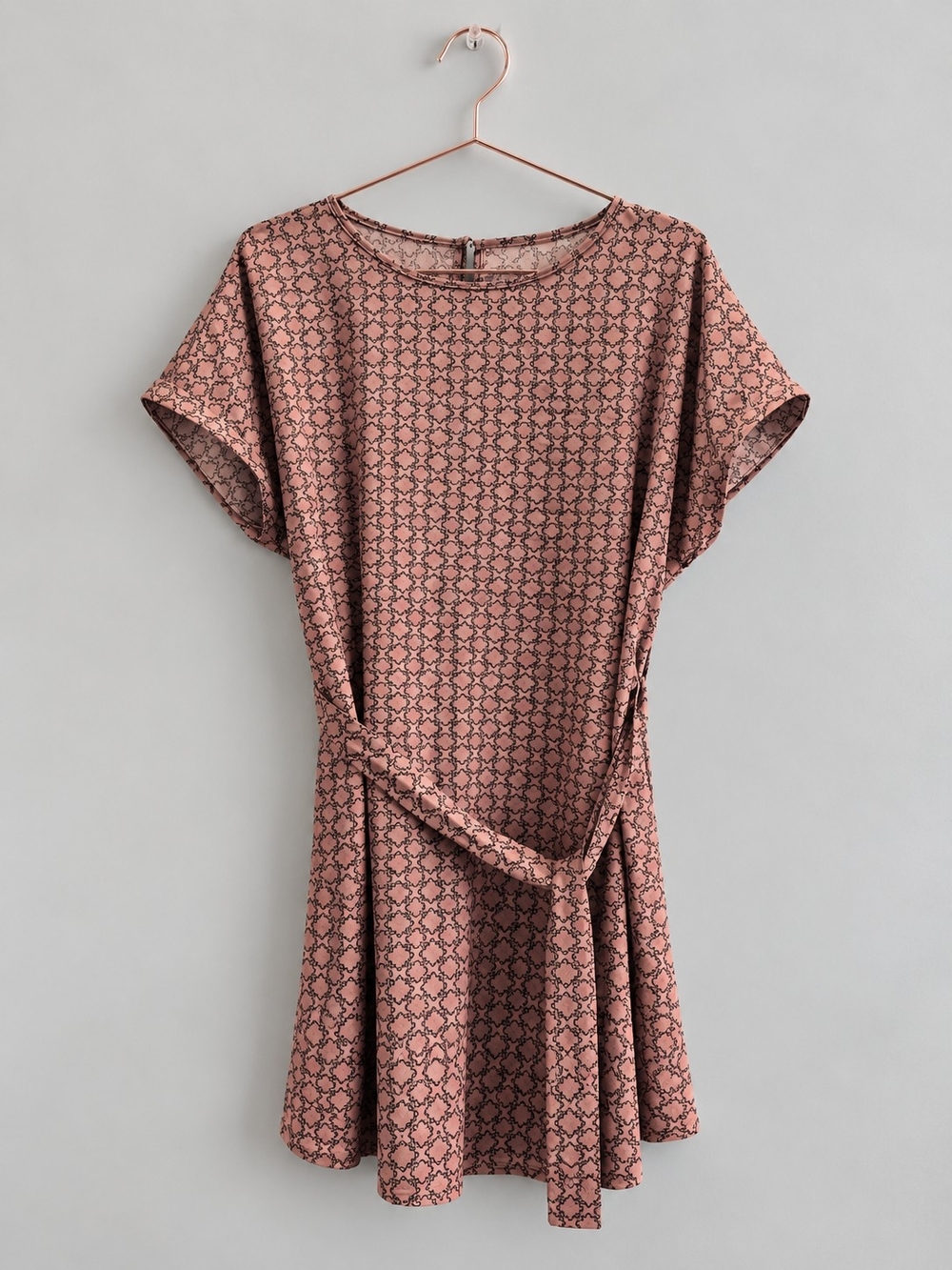 SHEIN Dusty Pink Geo-Print Tie-Waist Short Dress